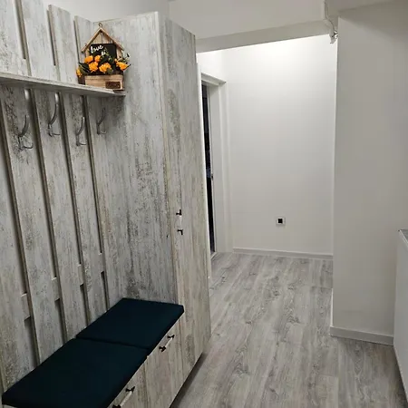 Διαμέρισμα 2 *